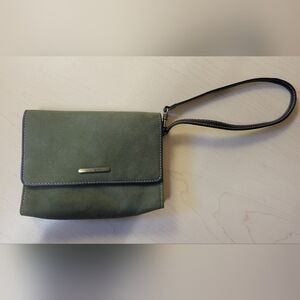 NWT Nine West wristlett amazing quality.